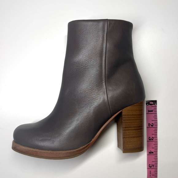 Cubanas Women’s Gray Leather Ankle Boots Size- 7 - Picture 8 of 9